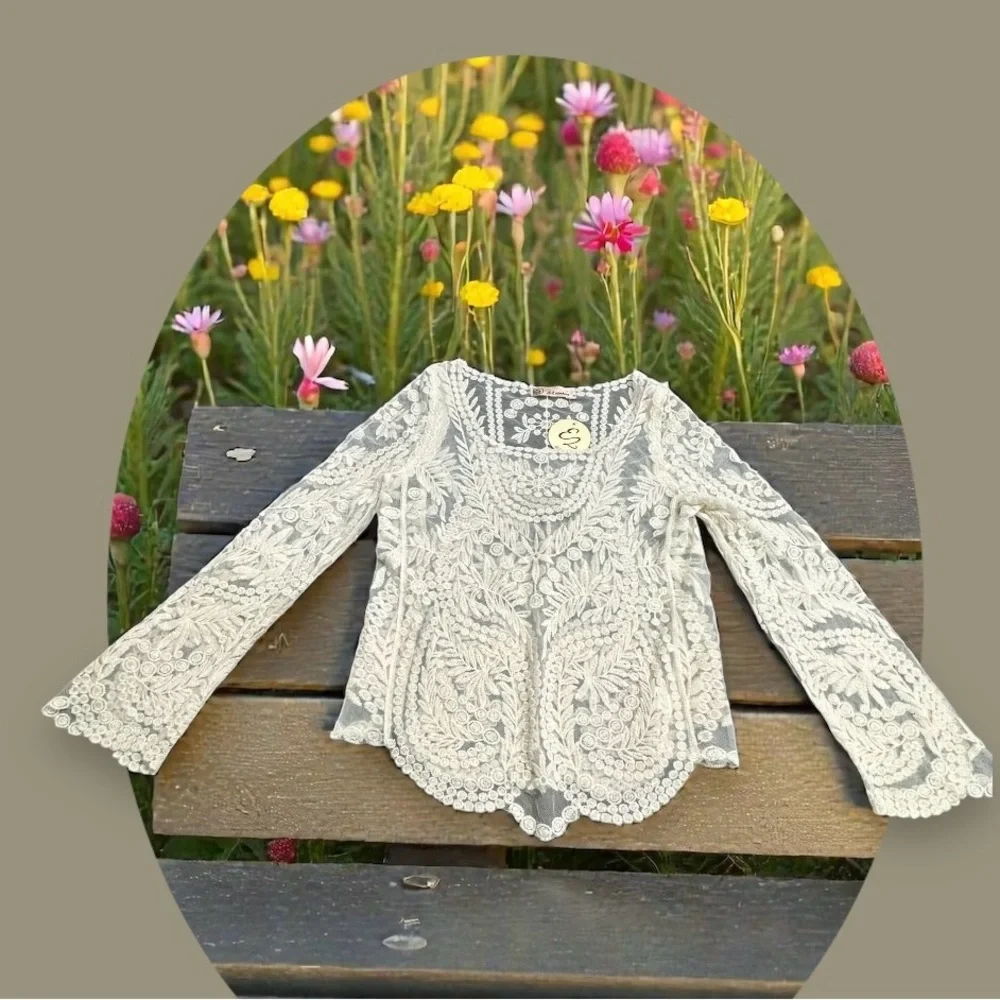 E2 Clothing Mesh/Lace Long Sleeve Layering Top. Size: Small. Ivory